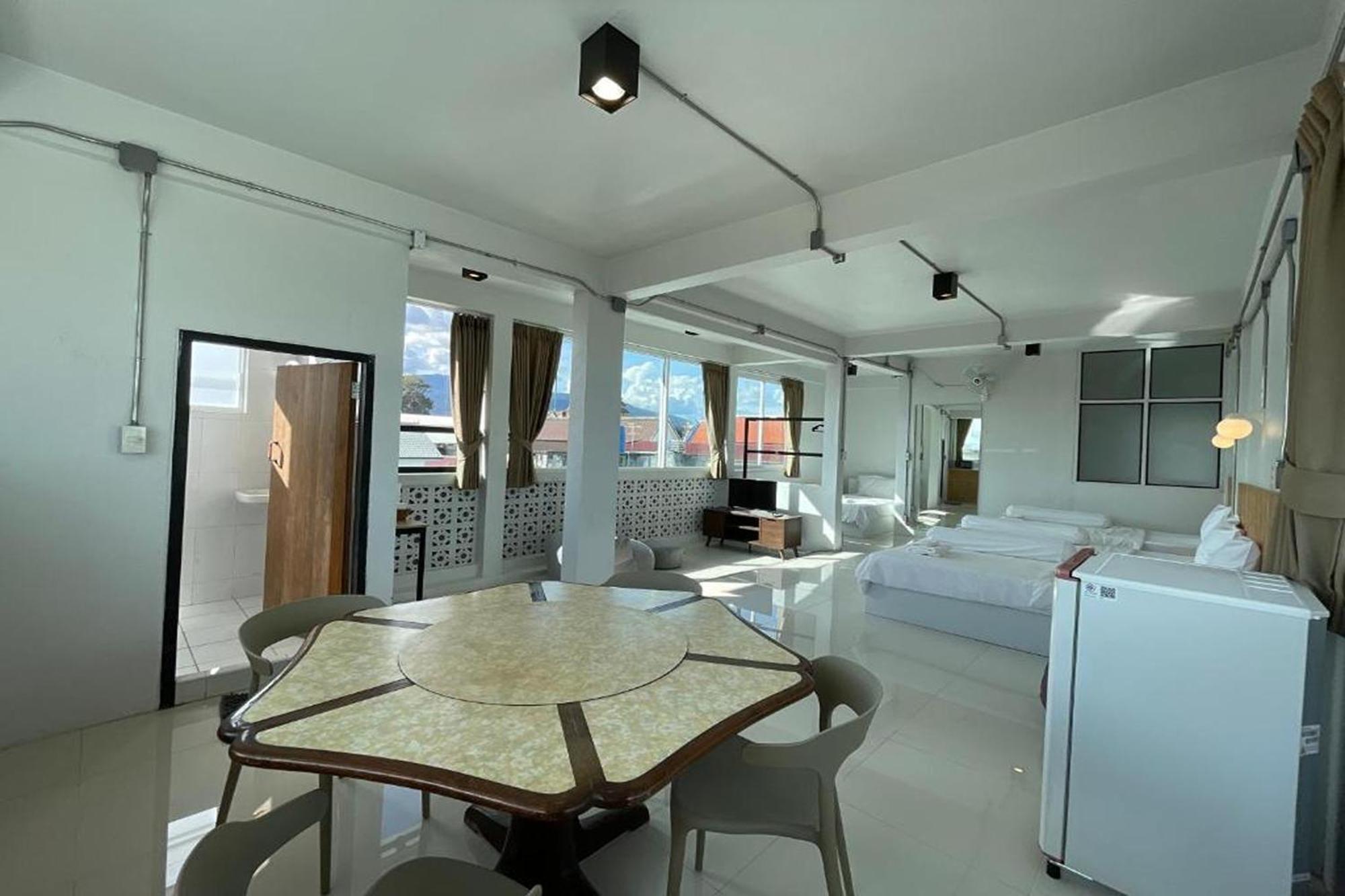 Отель Asaya House Чиангмай Экстерьер фото