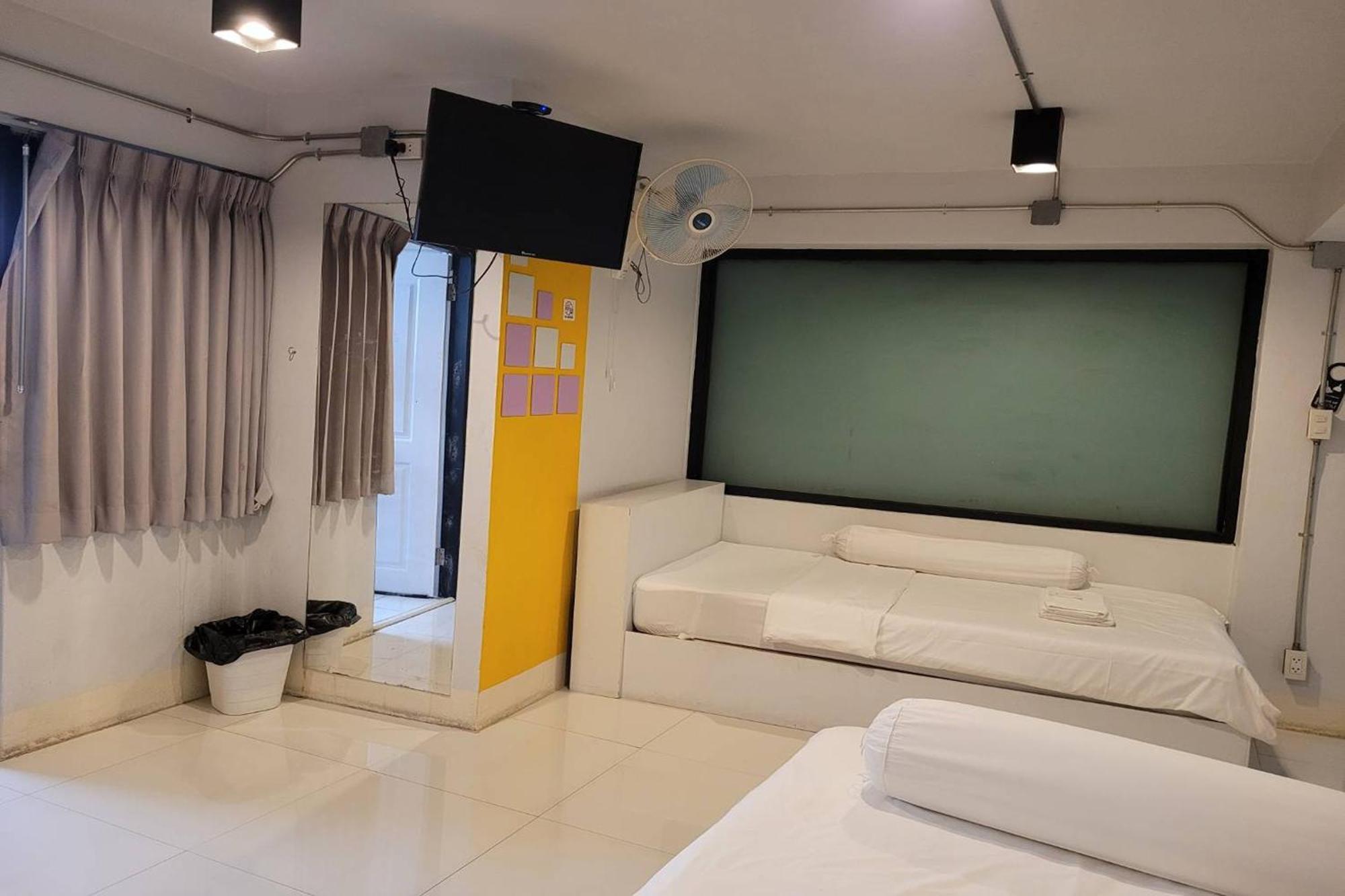 Отель Asaya House Чиангмай Экстерьер фото